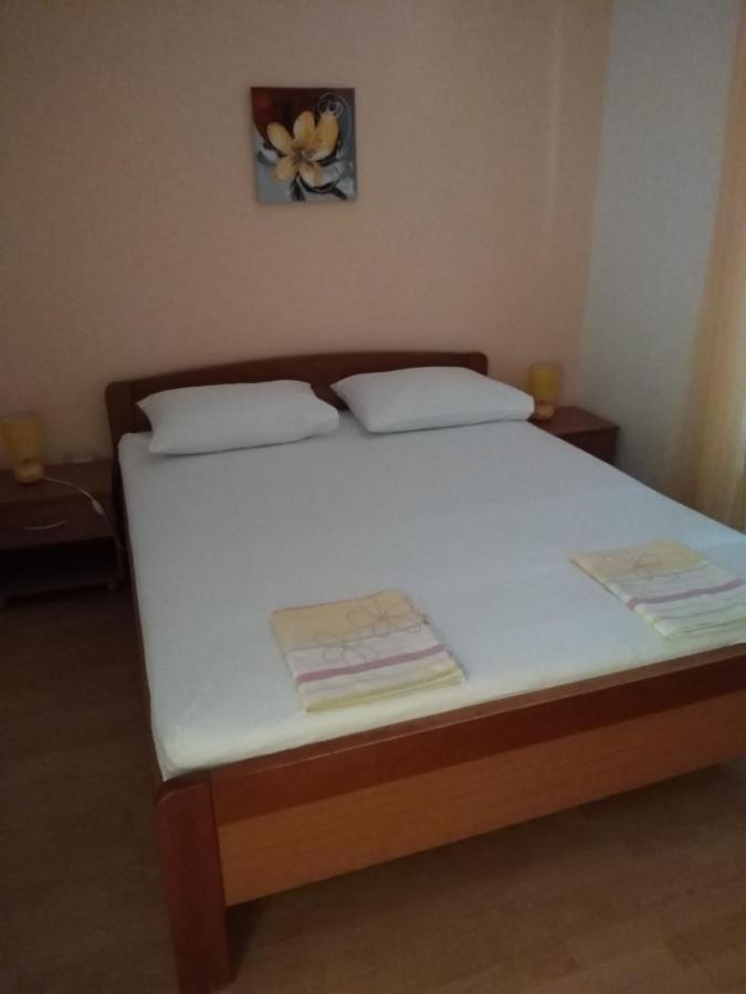 Apartma Elvira Sveta Nedelja (Hvar)