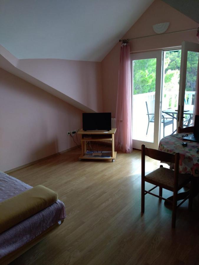Elvira Apartma *