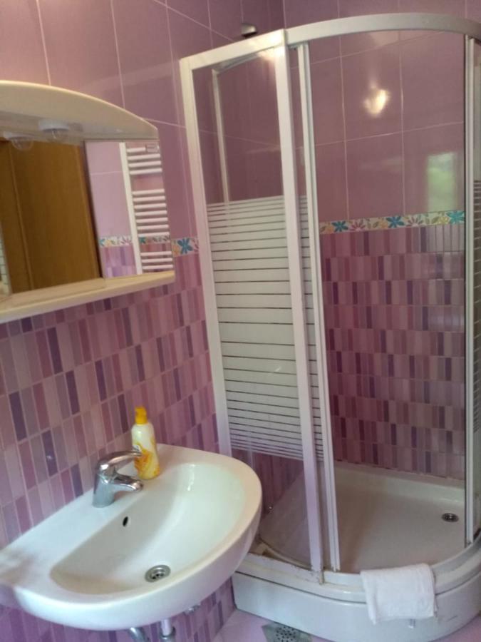 Apartma Elvira *