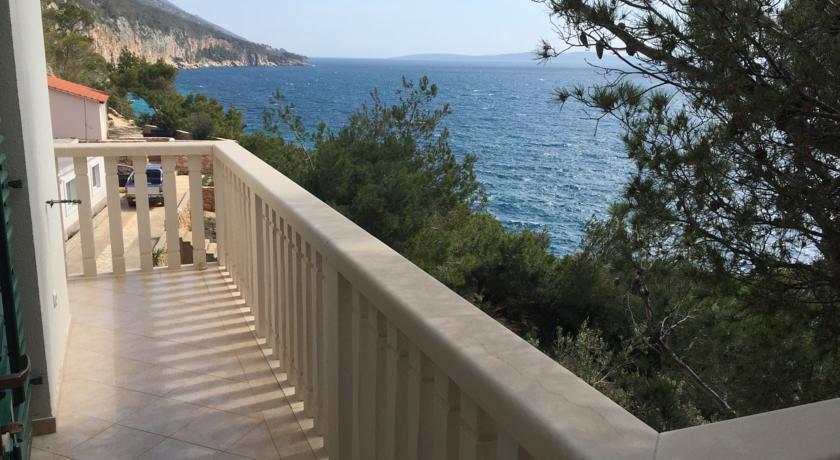 Apartma Elvira *
