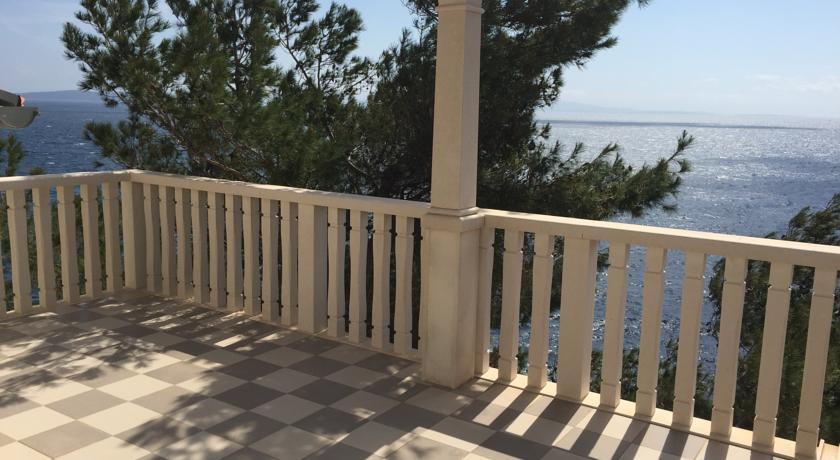 Apartma Elvira *