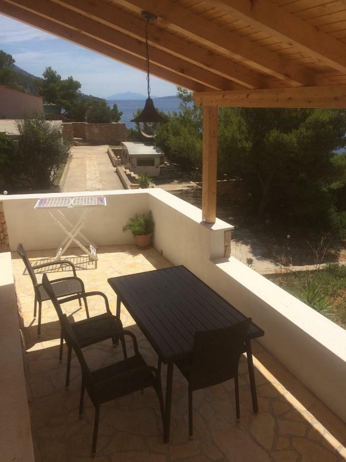 Elvira Apartma Sveta Nedelja (Hvar)